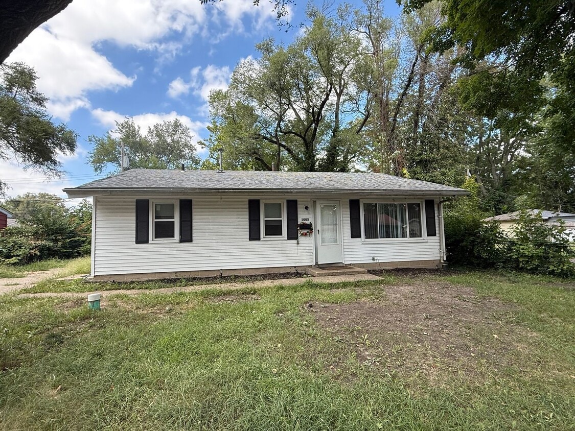 Primary Photo - 3 bedroom 1 bath ranch