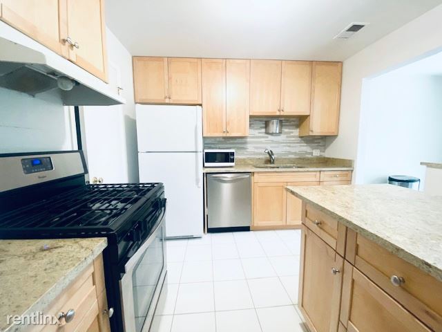 Foto del edificio - 456 Thornhill Ln