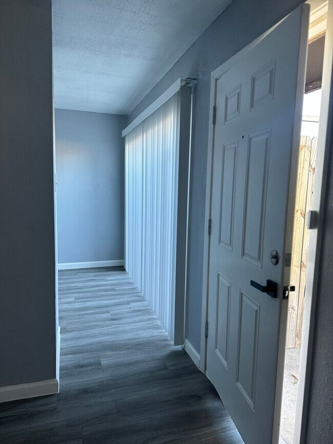 Foto del edificio - 2318 Andover Dr
