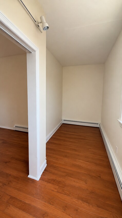 Building Photo - 72 Van Winkle Ave