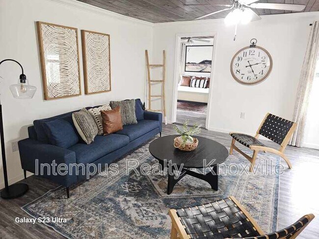 Foto del edificio - 1104 E Hendron Chapel Rd