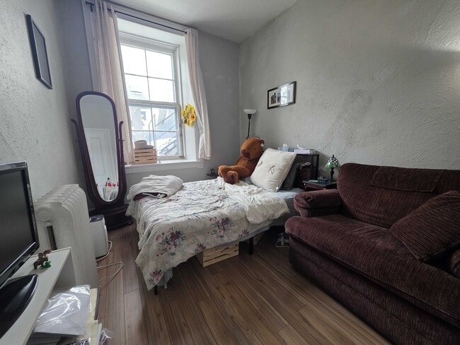 Building Photo - 134 Earl St