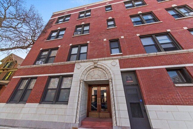 Foto del edificio - 5704 S Harper Ave