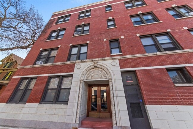 Building Photo - 5704 S Harper Ave