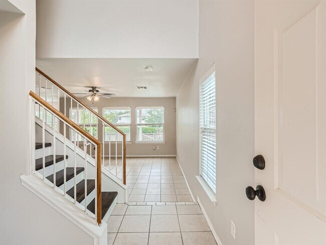 Building Photo - 1428 Fort LLoyd Pl