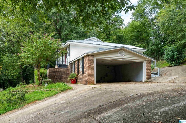 Building Photo - 6018 Dickey Springs Rd
