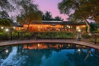 Building Photo - 6699 Oak Hill Dr