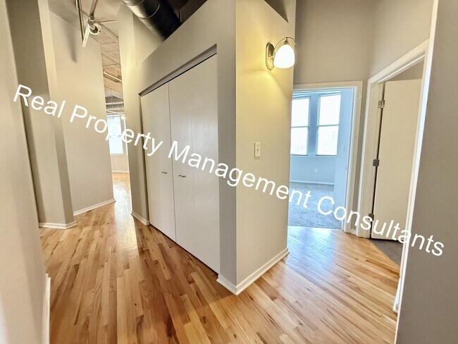 Building Photo - Luxury Living at Western Auto Building – 2...