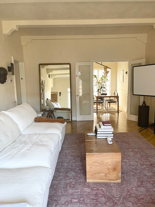 Foto principal - 555 N Rossmore Ave