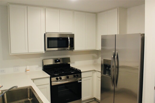 Building Photo - 1646 Gardenia Grv Ln