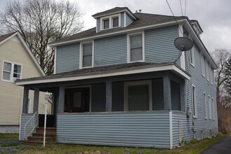 Building Photo - 225 Thieme Pl