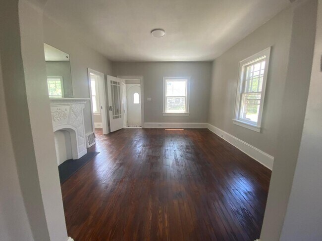 Foto del edificio - 7011 Hosmer Ave