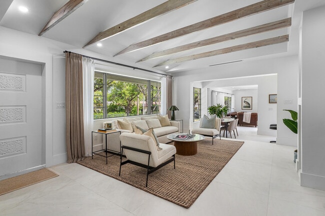 Foto del edificio - 2330 Lake Ave