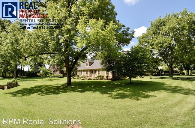 Building Photo - 4 br, 2.5 bath House - 2107 Moccasin Trail