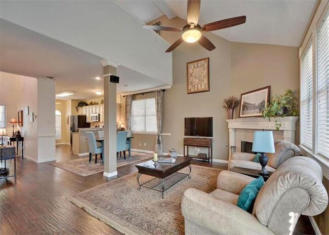 Building Photo - 7601 Shadowridge Run