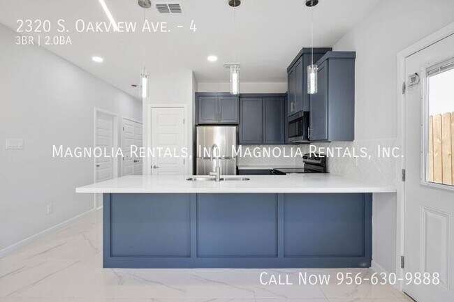 Building Photo - 2320 S Oakview Dr