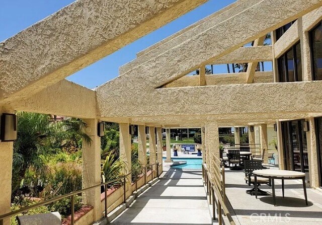 Foto del edificio - 2247 Martinique Ln