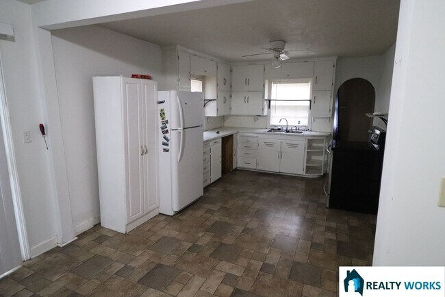 Foto del edificio - Enchanting Three Bed One and a Half Bath