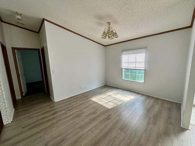 Foto del edificio - Prime Location- Two Acres- Plenty of space!