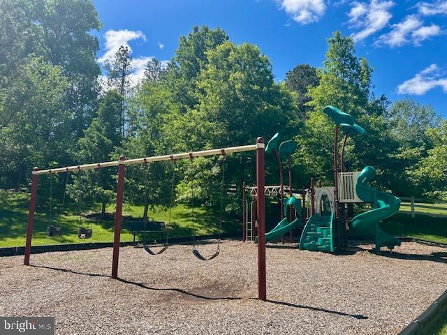 Building Photo - 2068 Astilbe Way