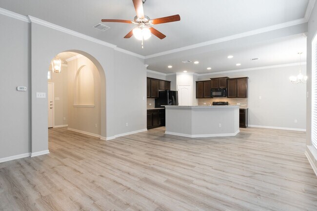Building Photo - 3 Bedroom, 2 Bathroom, Wyndham Corner Lot