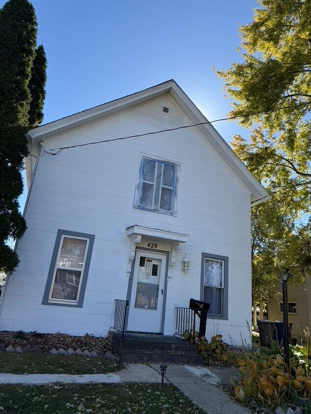 Primary Photo - 429 South St