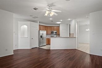 Building Photo - 9201 Brodie Ln