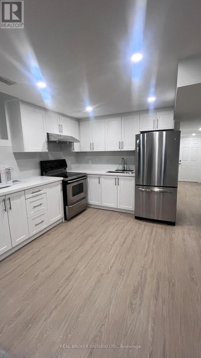 Building Photo - 8 Rainsford Rd