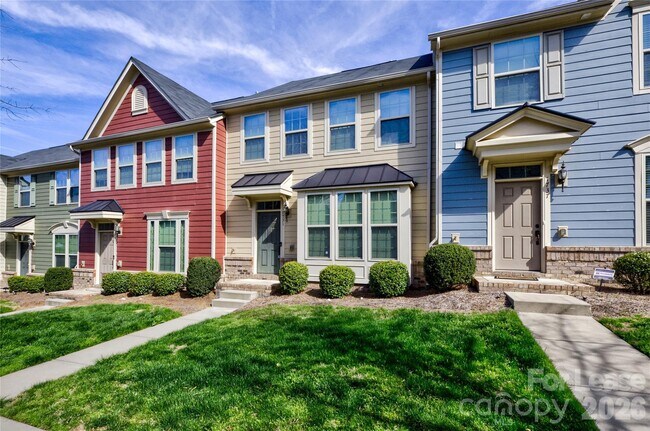 Foto del edificio - 1731 Evergreen Dr