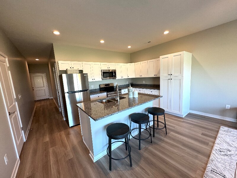 Foto principal - 301 Crest Dr