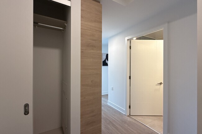 Building Photo - 200 Redpath Ave