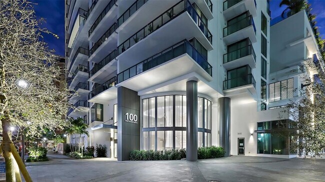 Building Photo - 100 1st Ave N