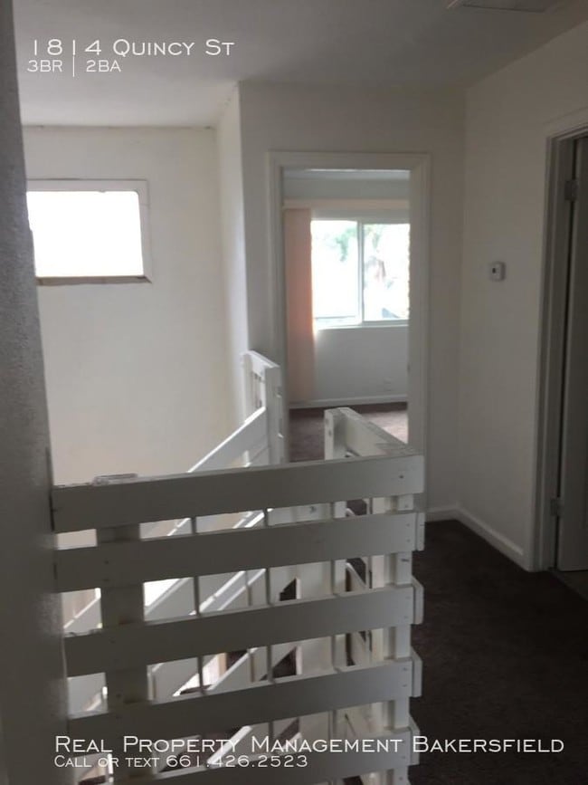 Building Photo - 3 bedroom in Bakersfield CA 93305