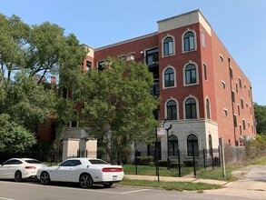 Building Photo - 4043 S Drexel Blvd