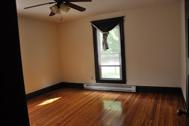 Foto del edificio - 308 S Broadway Park
