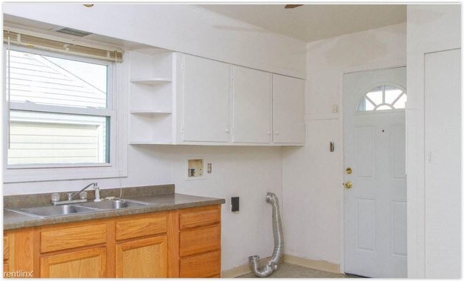 Building Photo - 4 br, 1 bath House - 2424 McCartney Rd