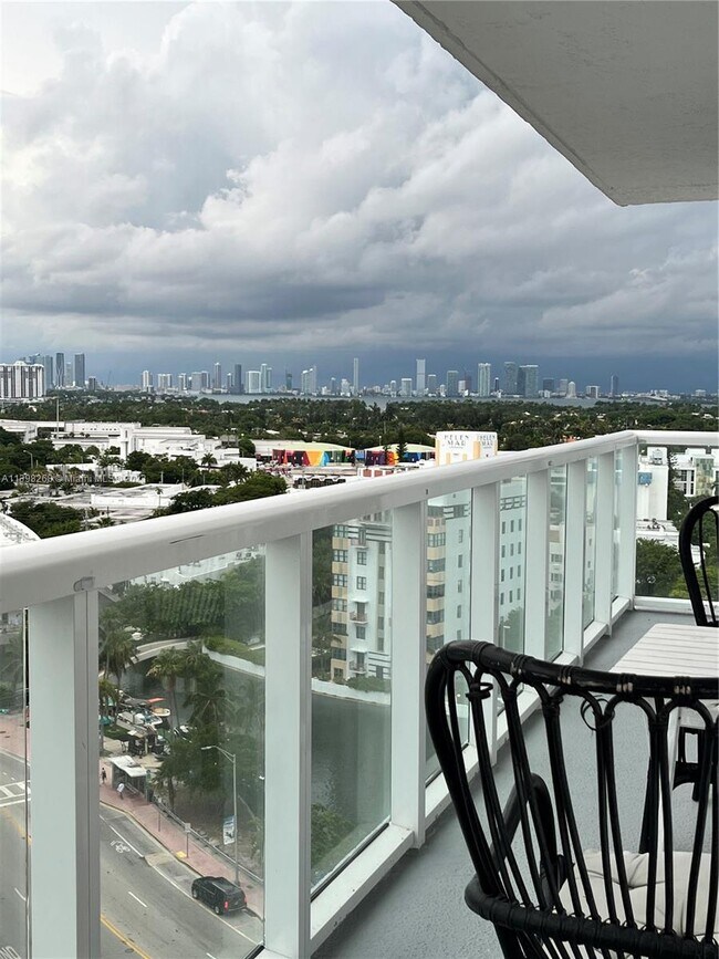 Building Photo - 2457 Collins Ave