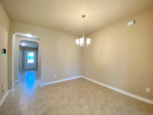 Foto del edificio - 7402 Equinox Corner