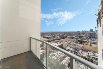 Building Photo - 150 S Las Vegas Blvd