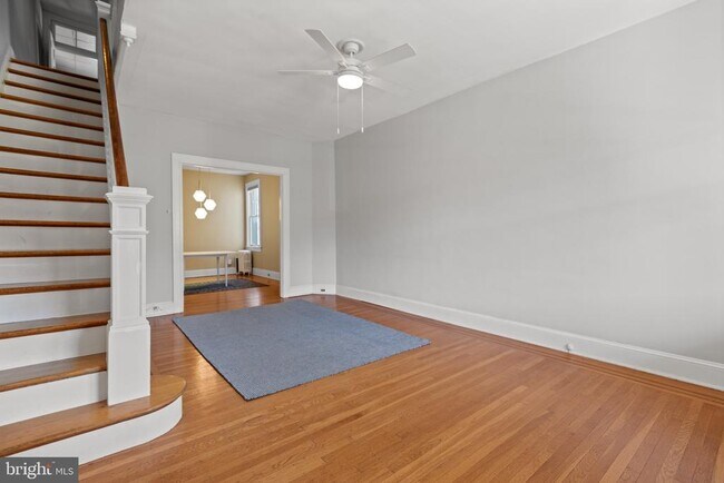 Foto del edificio - 1228 W 37th St