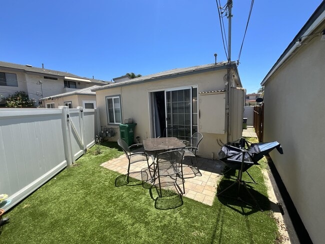 Building Photo - 1948 Reed Ave