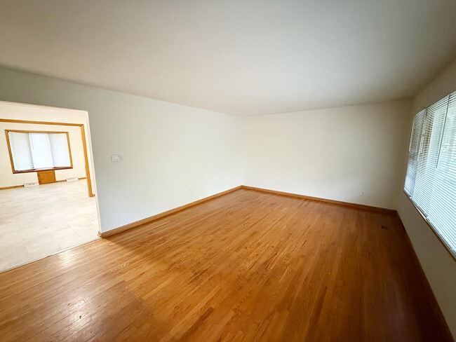 Foto del edificio - 2102 Woodlea Dr