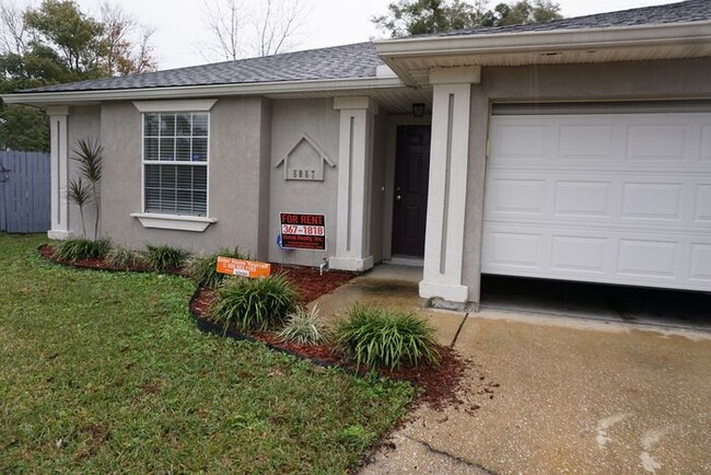 Foto del edificio - 3 Bedroom Home with Garage in Ortega Farms