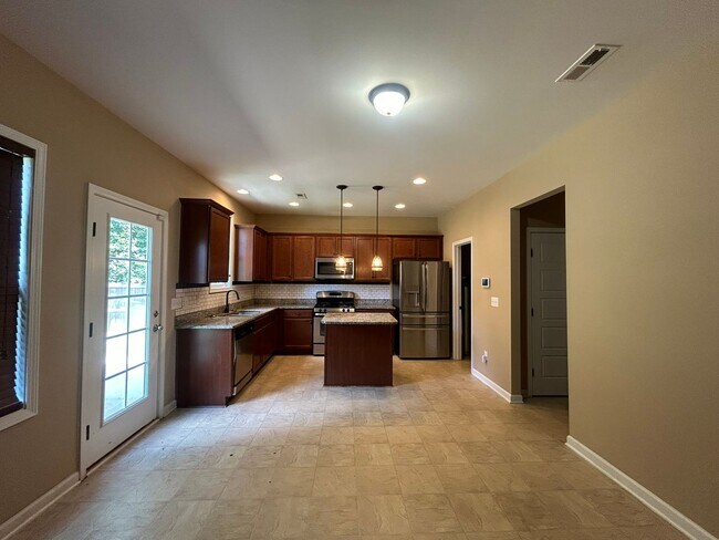 Building Photo - 1204 Peppermint Ct