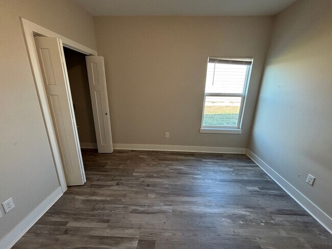 Foto del edificio - Spacious 3 Bed Home in Valley Center School District Near 53rd & Meridian