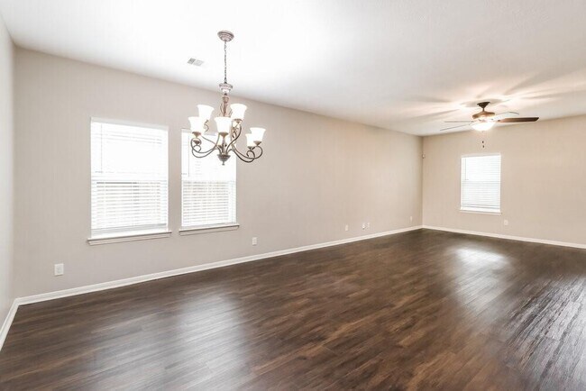 Foto del edificio - 24642 Sandusky Dr