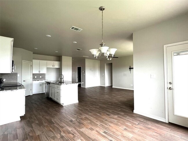 Building Photo - 204 Citation Dr
