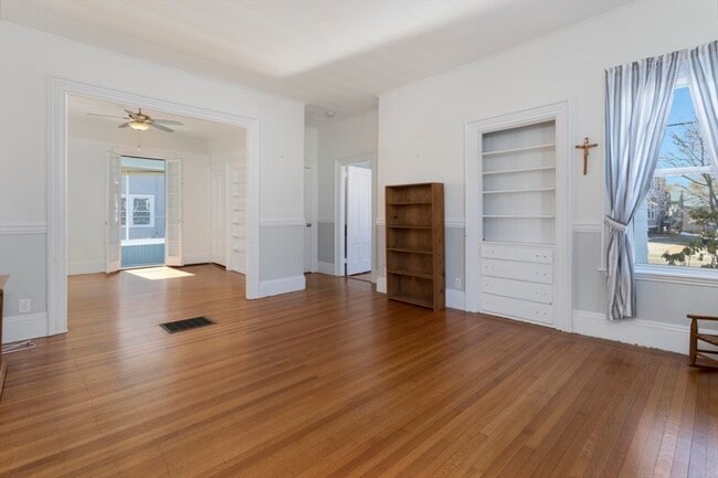 Foto del edificio - 128 Woburn St