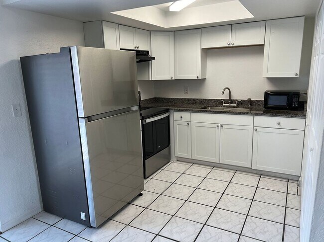 Foto del edificio - 2773 Cypress Dr