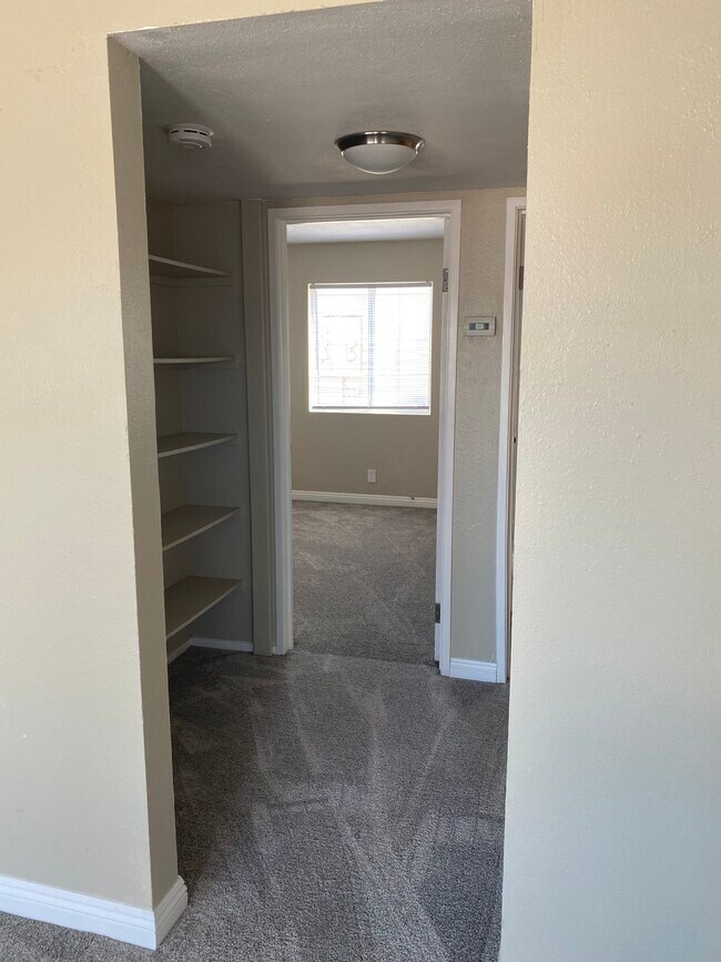 163 Westminster Way Unit B, Henderson, NV 89015 Apartments in